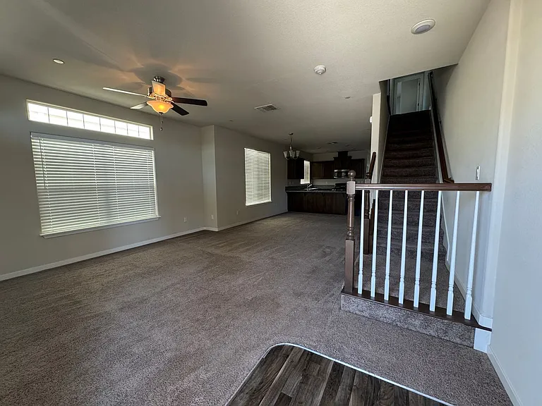 120 Ivy St — Photo 2
