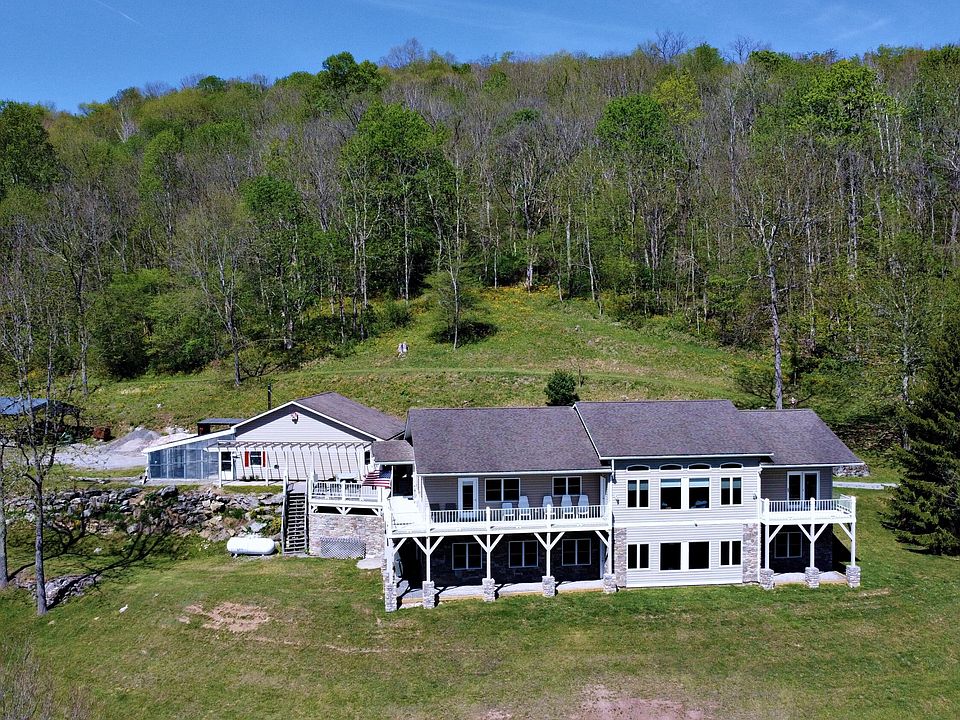 1st image of 935 Vista Way