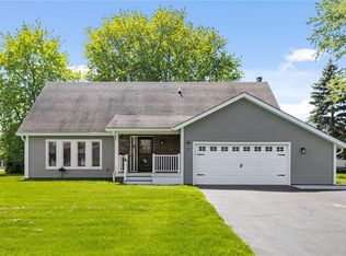 19 Northampton Cir, Rochester, NY 14612