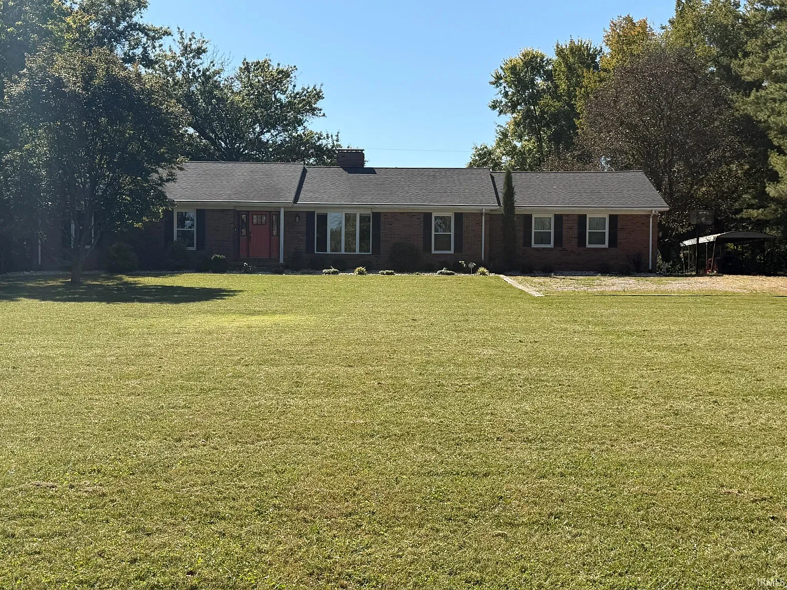 3 bed, 3.0 bath, 3888 sqft, $2,800 — Photo 1