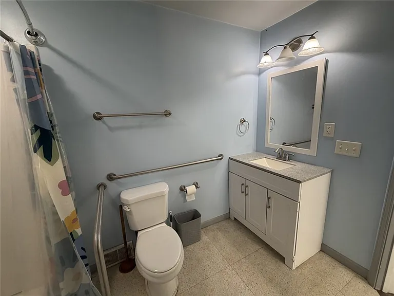 1113 Rochester Rd — Photo 25