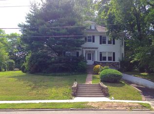 91 Puritan Dr, Port Chester, NY 10573