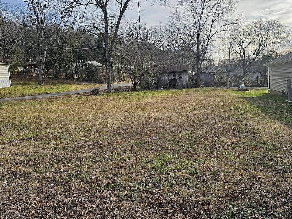 2nd image of 101 Cypress Ave