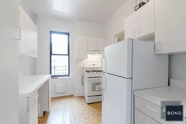 Rented by Bond New York | media 7