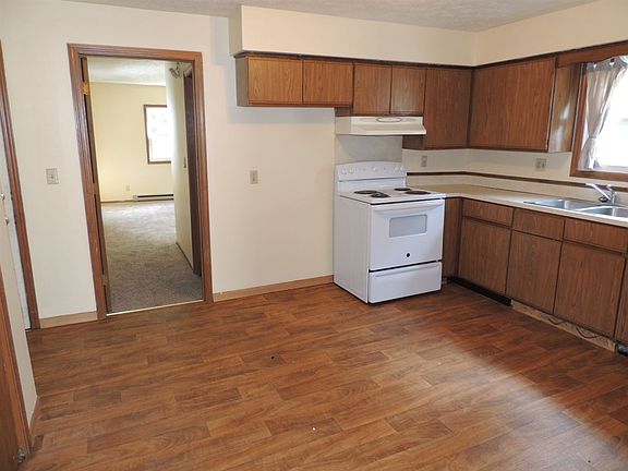 2nd image of 409-451 E Washington St
