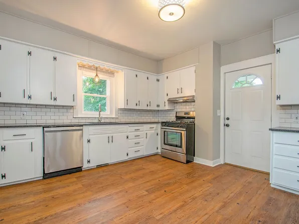62 Caroline Pl NE, Grand Rapids, MI 49503