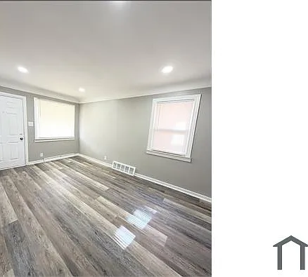 7324 Pierson St — Photo 3