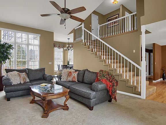 5th image of 313 Cambridge Dr