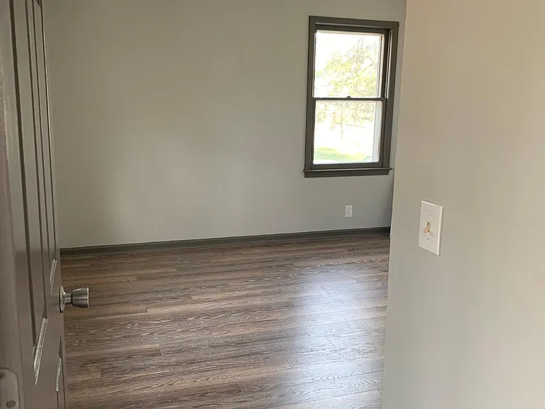 621 Crestland Ave #C — Photo 3