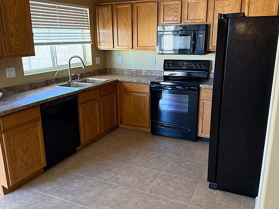 5th image of 1603 S 229th Ave