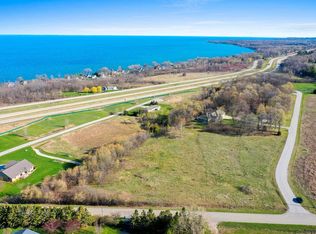 Rustic Oak Dr, Luxemburg, WI 54217