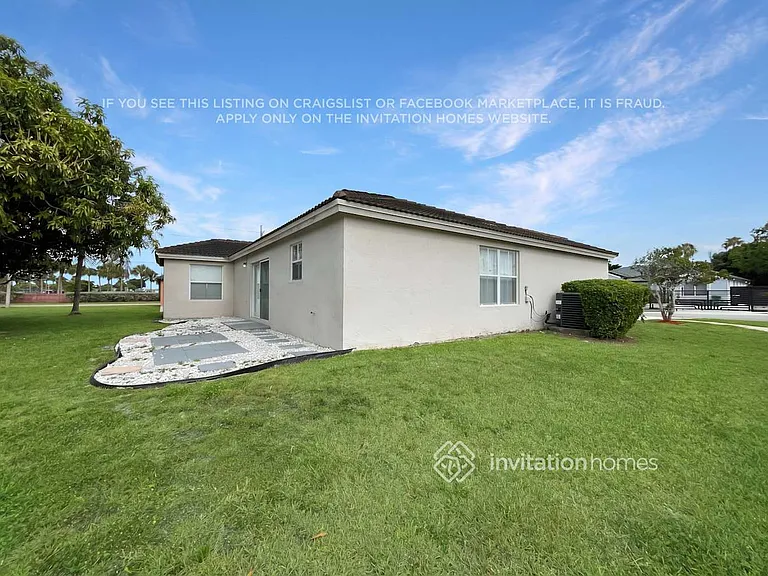 10711 SW 167th St — Photo 17