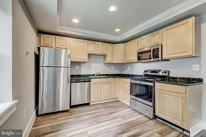 681 Washington Blvd #B — Photo 4