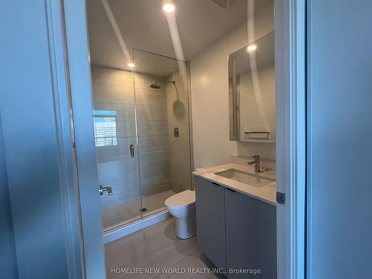 285 Dufferin St #811 — Photo 9