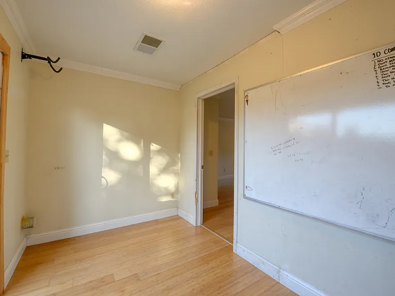 475 L St — Photo 33