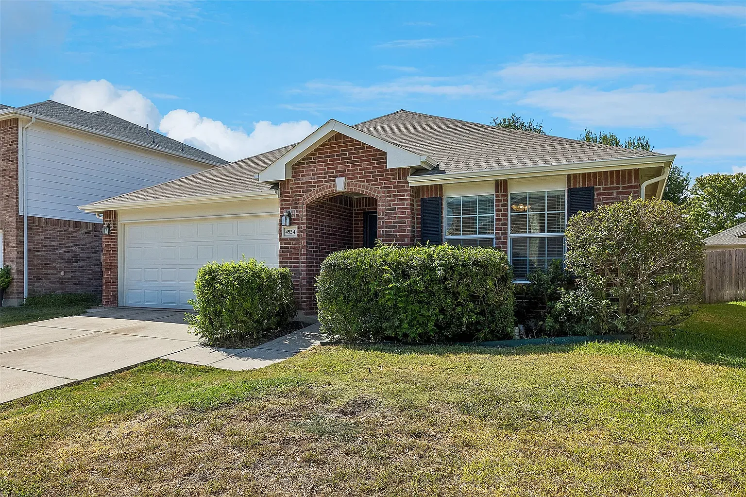 4 bed, 2085 sqft, $2,350 — Photo 4