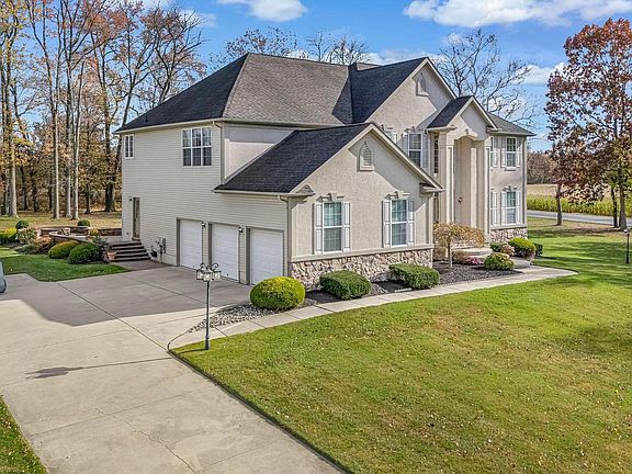 3rd image of 2 Lansbrook Ct