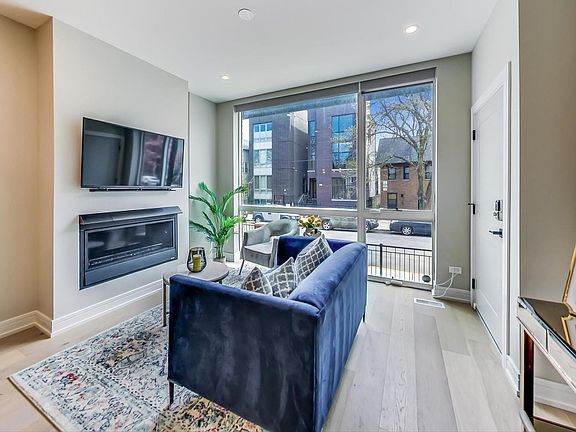 2nd image of 728 N Elizabeth St #1
