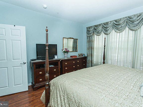 5th image of 172 Castle Hill Dr
