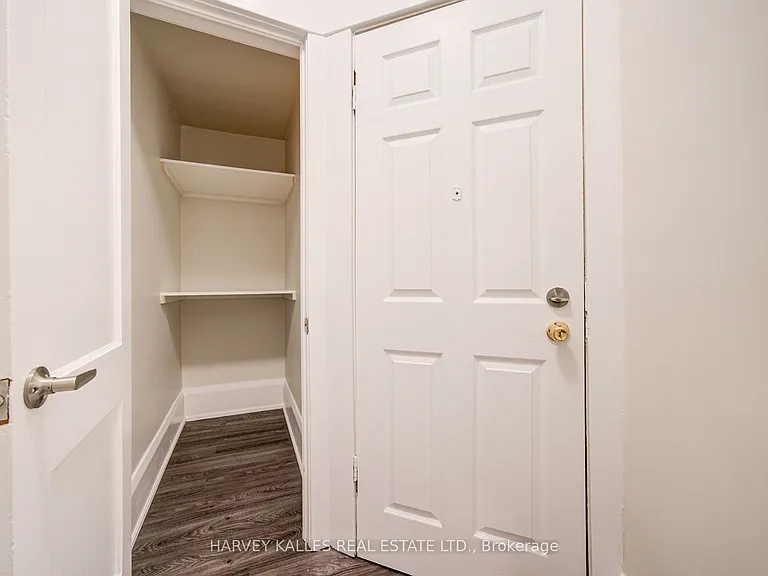 1074 Saint Clair Ave W #4 — Photo 7