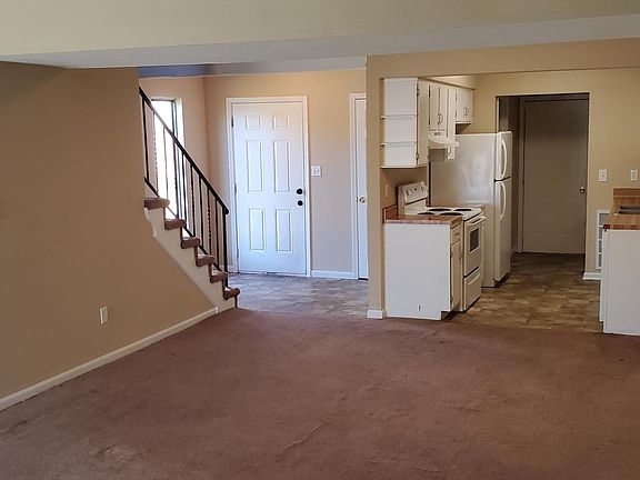 4th image of 18905 Manor Ct