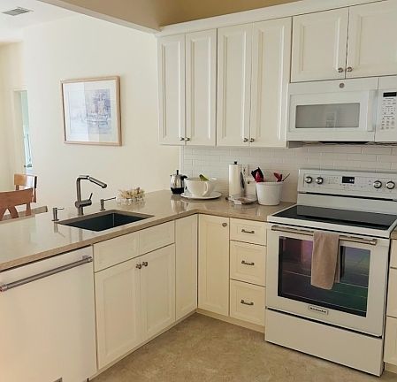 5th image of 613 Cleveland Ln
