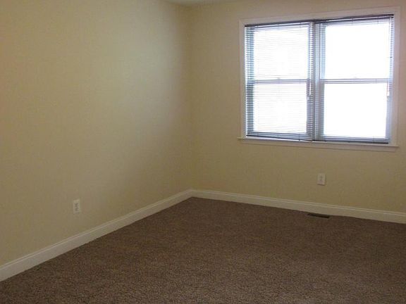 4th image of 521 W Abbottsford Ave Floor 2