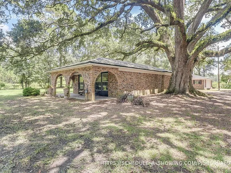 9708 Forts Lake Rd — Photo 2