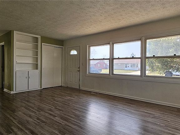 5th image of 2412 Edenhill Ave