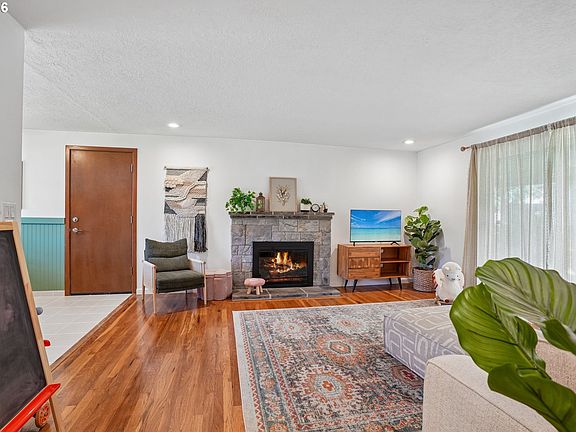 4th image of 13650 SW 22nd St