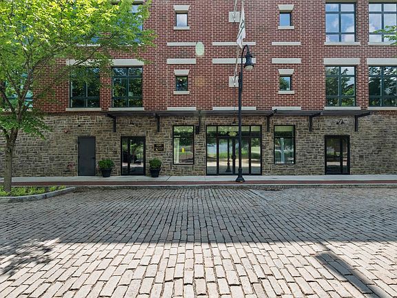 2nd image of 1215 Jefferson St #3E