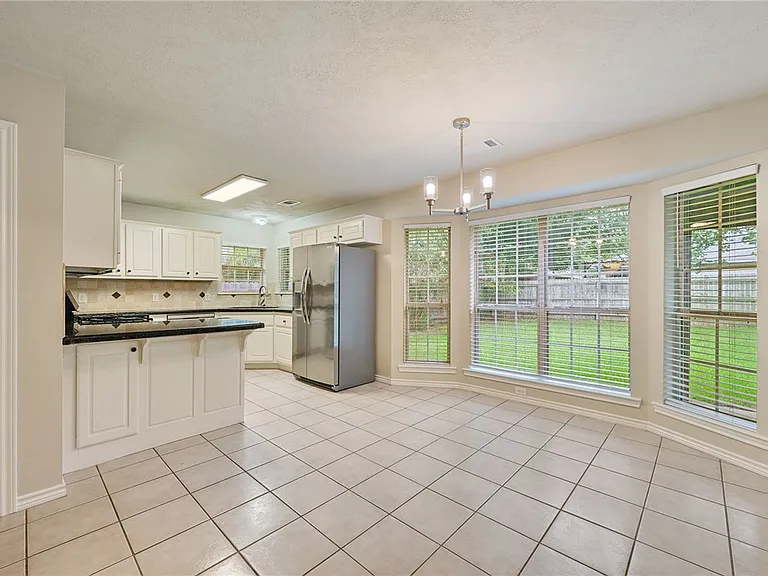 1208 Markham Ln — Photo 5
