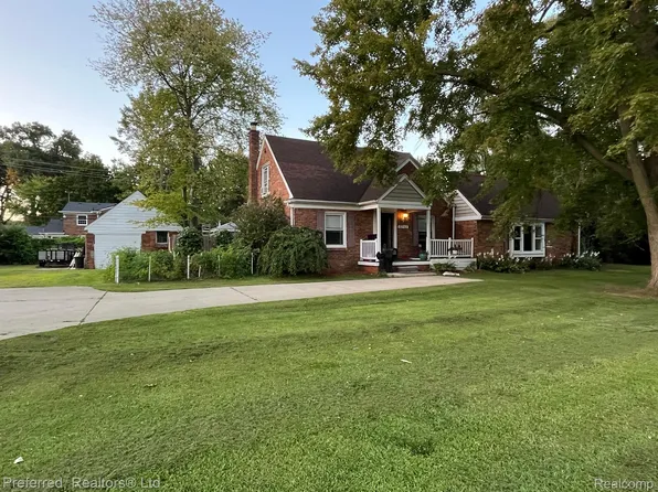 32142 Cherry Hill Rd, Garden City, MI 48135