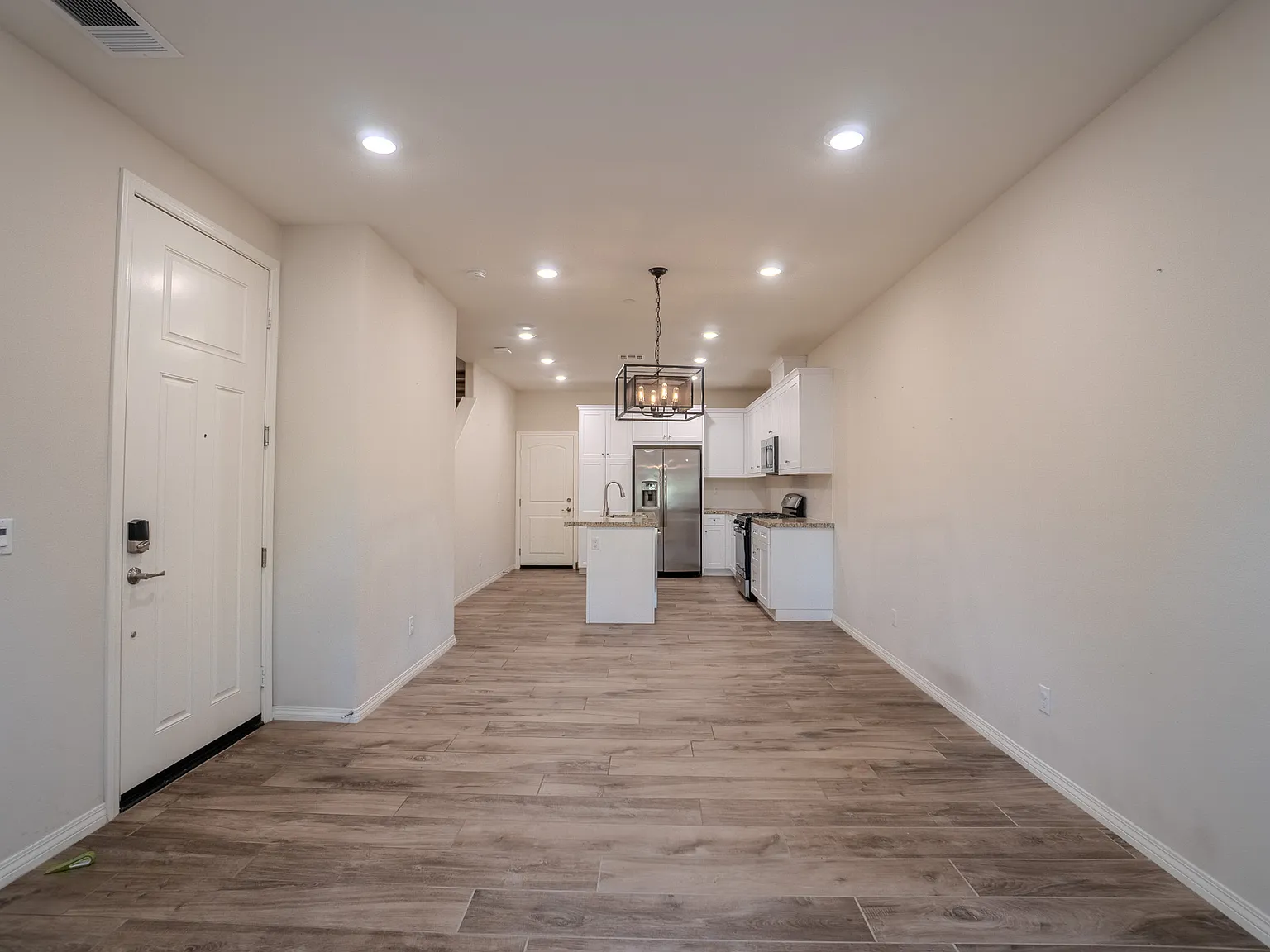 3 bed, 1463 sqft, $3,400 — Photo 3
