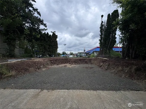 617 -619 NE Halsey Street, Portland, OR 97232