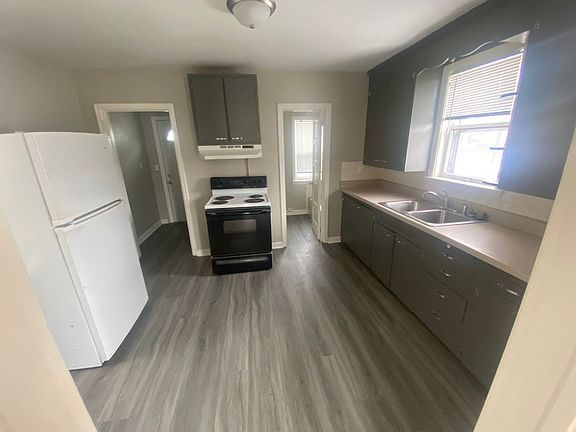 4th image of 3151 Vernon St