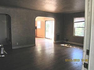 4th image of 2850 Girvan Rd