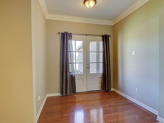 3rd image of 208 Quiet Meadows Cir
