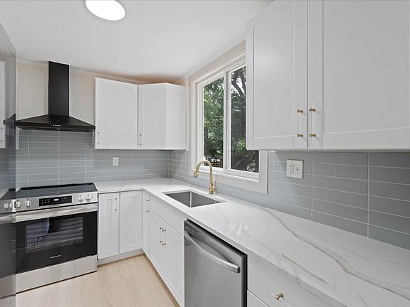 3rd image of 7506 Eaton St