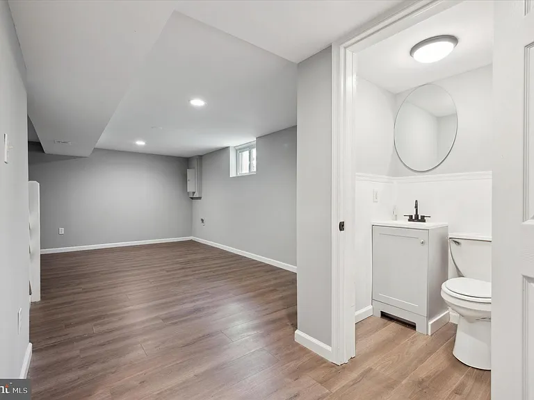 725 Mount Vernon Ave — Photo 10