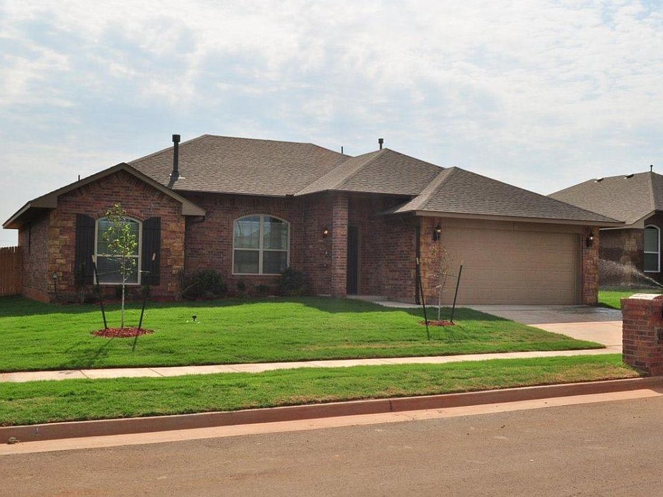 Great Curb Appeal!