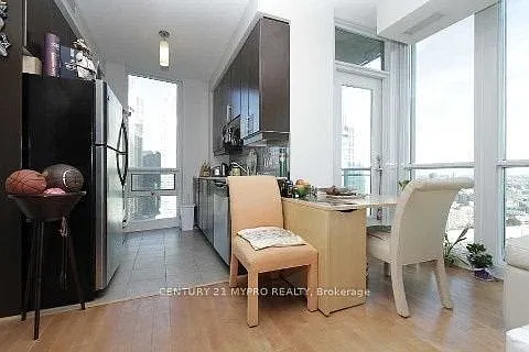 18 Harbour St #3105 — Photo 9