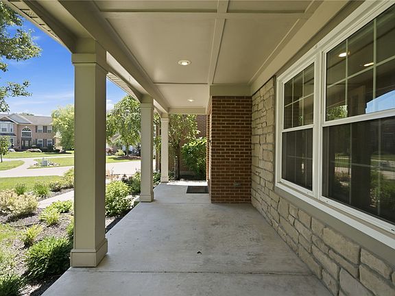 3rd image of 7661 Huntsman Ln