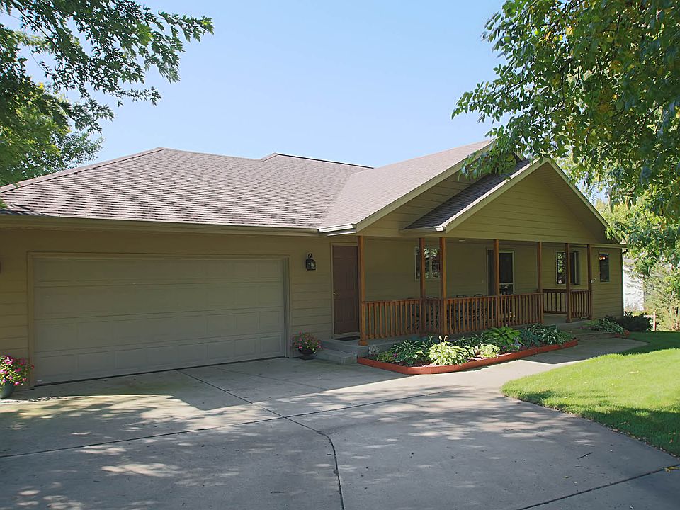 1st image of 51 Round Lake Dr