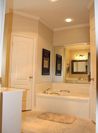5th image of 5104 Eastgate Dr