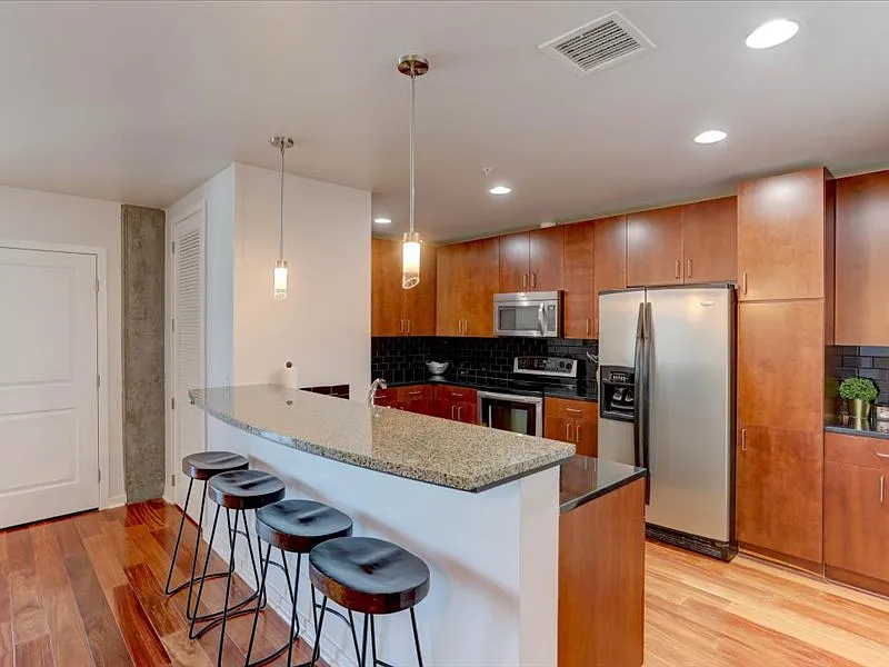 2 bed, 1399 sqft, $3,800 — Photo 2