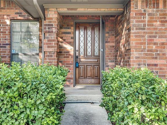 3rd image of 2100 Carmel Pl