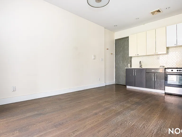 18 Dodworth St #2A — Photo 3