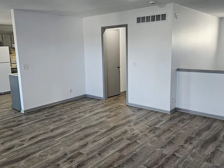 17641 W 111th Pl — Photo 15