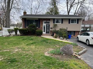 134 Everett Rd, Parsippany, NJ 07054